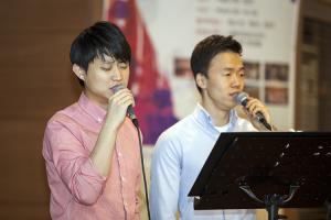  금요찬양집회 'The Call'