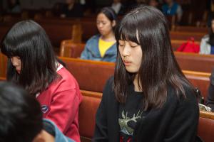  금요찬양집회 'The Call'