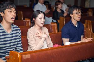  금요찬양집회 'The Call'