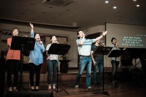  금요찬양집회 'the call'