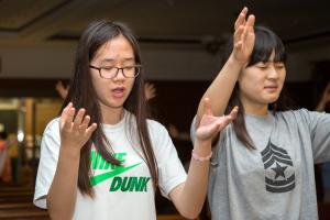  금요찬양집회 'The Call'