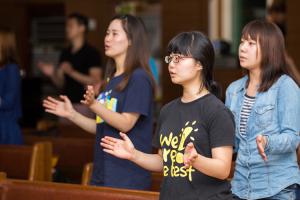  금요찬양집회 'The Call'