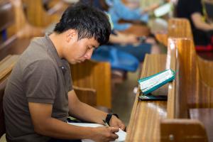  금요찬양집회 'The Call'