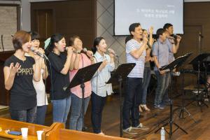  금요찬양집회 'The Call'