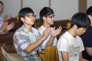  금요찬양집회 'The Call'